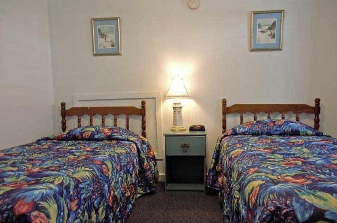 Carriage House Motel Cottages & Suites Веллс Екстер'єр фото