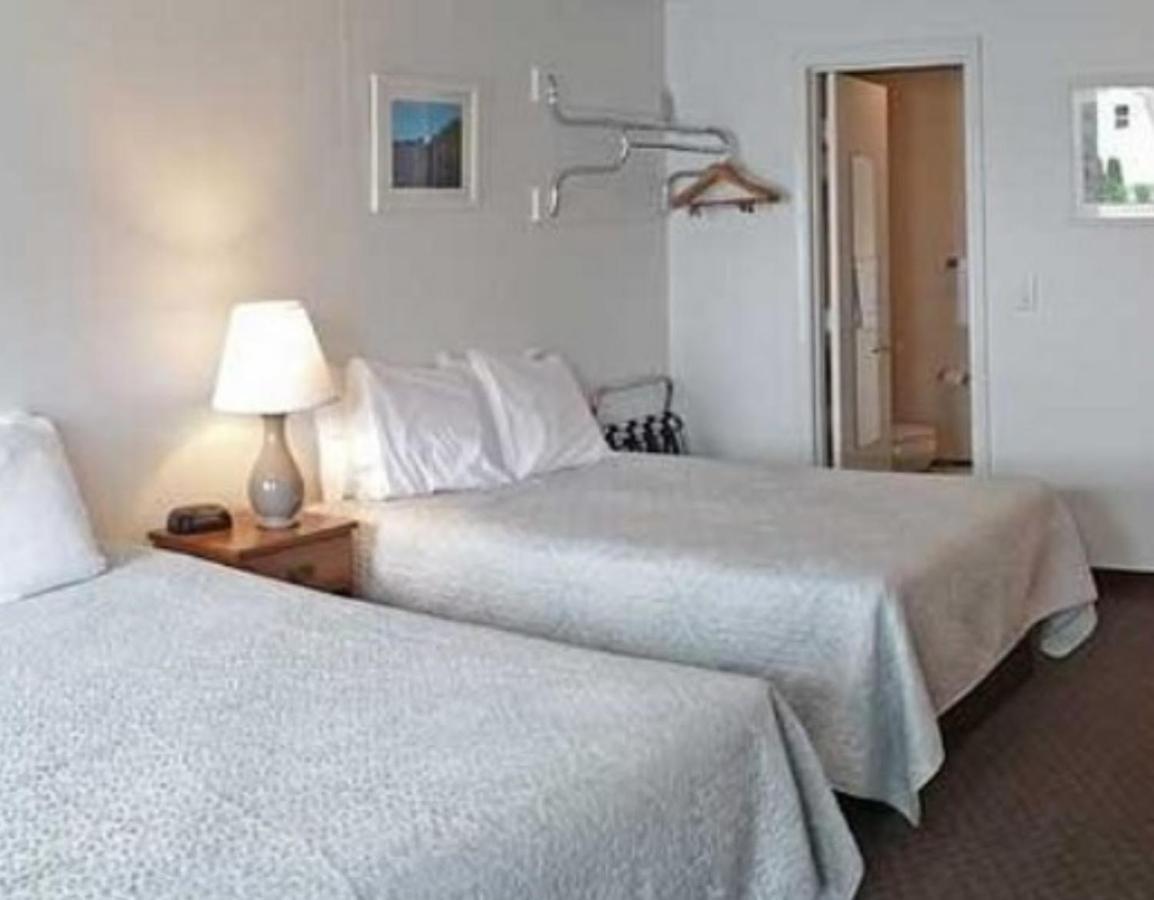 Carriage House Motel Cottages & Suites Веллс Екстер'єр фото