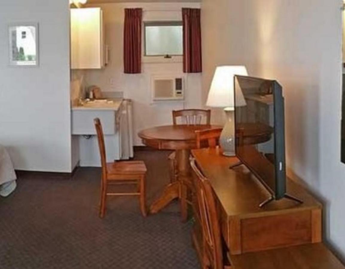 Carriage House Motel Cottages & Suites Веллс Екстер'єр фото