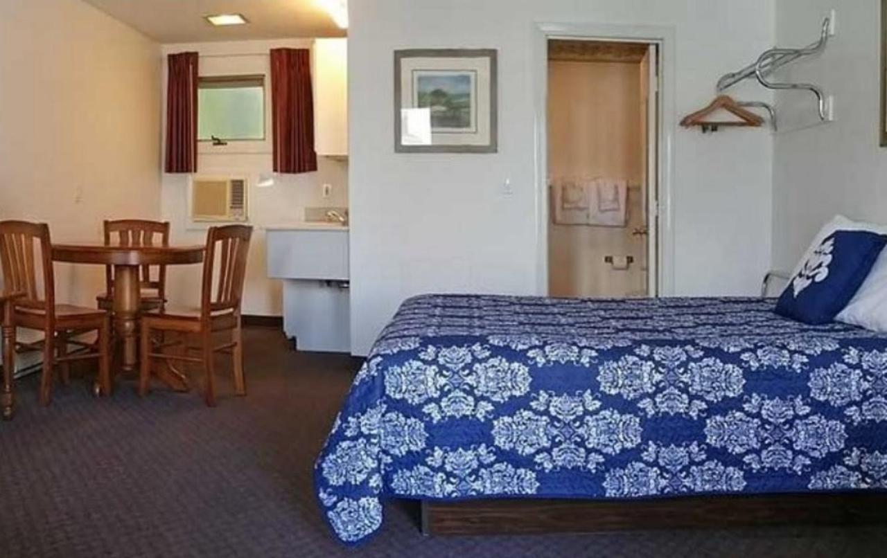 Carriage House Motel Cottages & Suites Веллс Екстер'єр фото