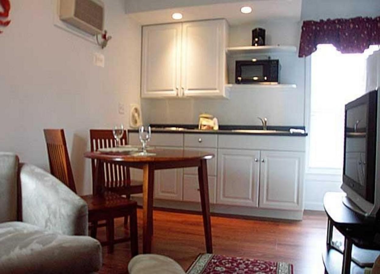 Carriage House Motel Cottages & Suites Веллс Екстер'єр фото